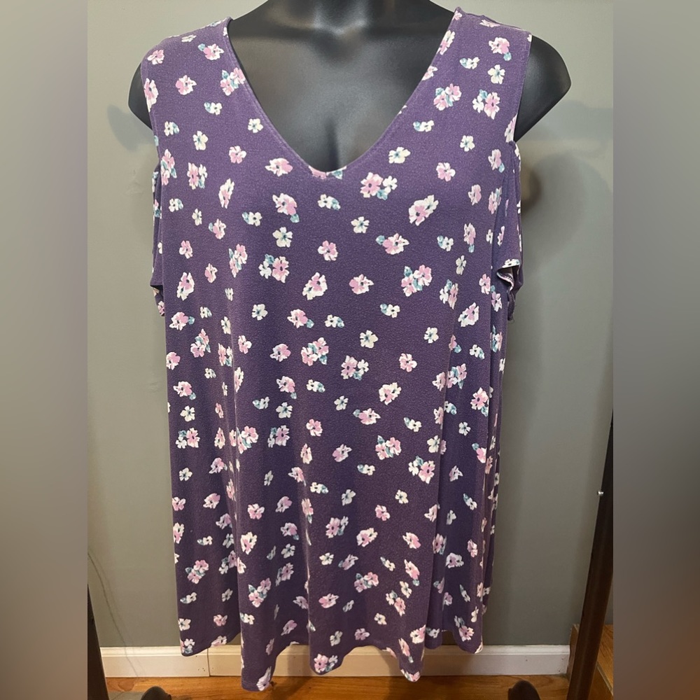 Lane Bryant Women’s Cold Shoulder Tshirt-size 22/24